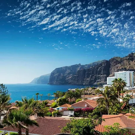 Апартаменты Luxury 3 Bedroom With Sea View Solarium Адехе