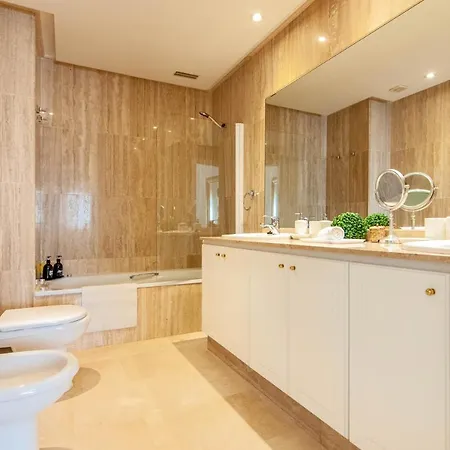 Апартаменты Luxury 3 Bedroom With Sea View Solarium Адехе