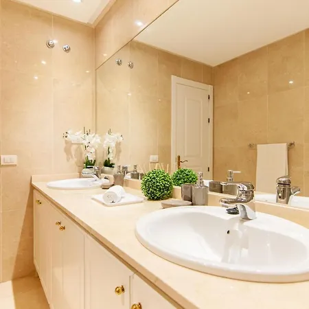Luxury 3 Bedroom With Sea View Solarium Апартаменты *