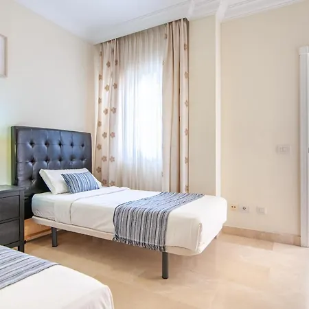 Апартаменты Luxury 3 Bedroom With Sea View Solarium