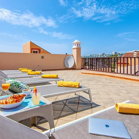 Luxury 3 Bedroom With Sea View Solarium Апартаменты *