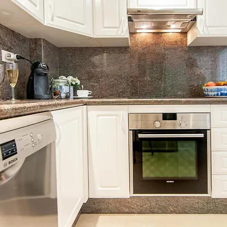 Luxury 3 Bedroom With Sea View Solarium Апартаменты *