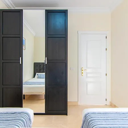 Апартаменты Luxury 3 Bedroom With Sea View Solarium