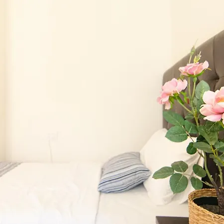 Апартаменты Luxury 3 Bedroom With Sea View Solarium